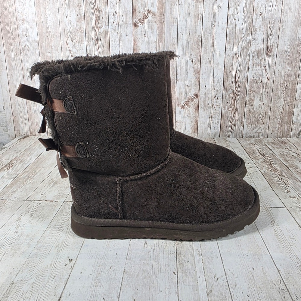 UGG Australia Bailey Bow II Chocolate Brown Suede Boots Women Size 7